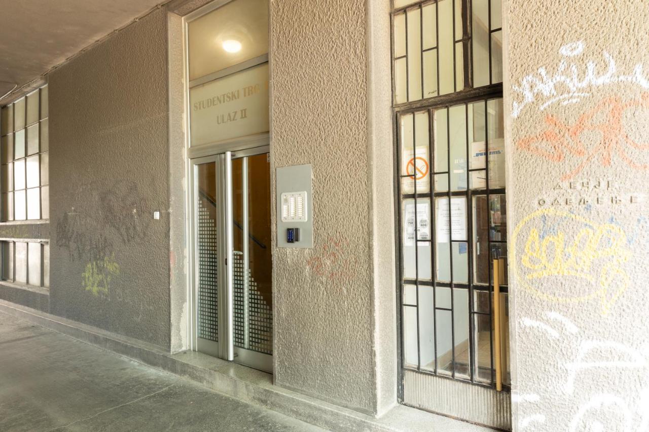 Center Iii Daire *